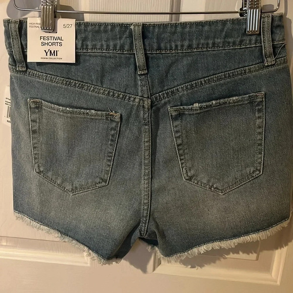 YMI Hi Rise Festival Shorts 5/ 27 Jean Shorts Blue Raw Hem Distressed NWT - Picture 7 of 7